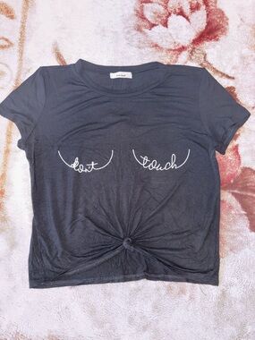 TeenBoll Black Graphic T-Shirt Don't Touch Graphic Knot-Front Crop Tee - Black